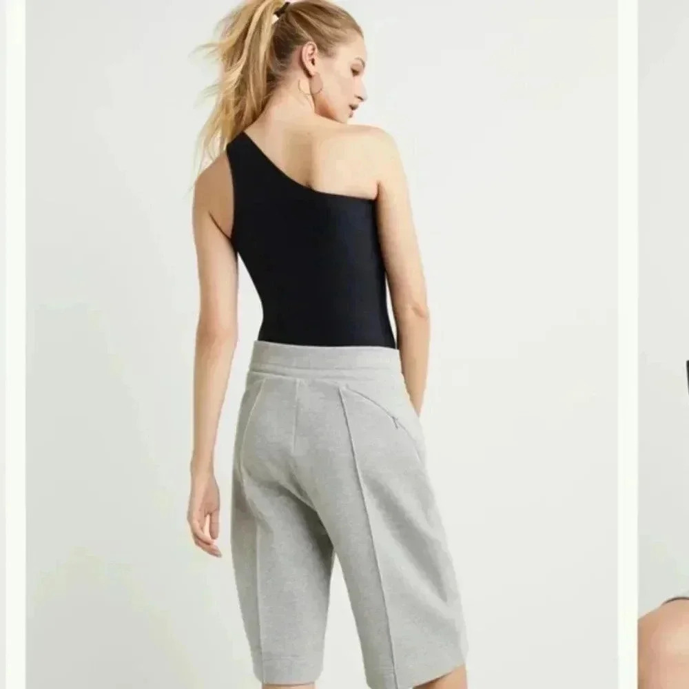 NWT GSTQ one shoulder, athletic top and black with built-in bra - Picture 9 of 10